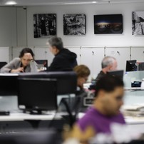 Exposição 100 anos do jornal o Globo na redação do jornal no Rio de Janeiro — Foto: Domingos Peixoto / Agência Globo