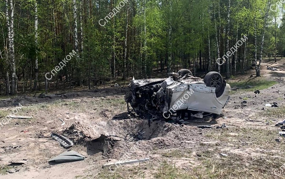 Imagem dos destroços do carro de Zakhar Prilepin após explosão neste sábado — Foto: Divulgação / Comissão de Investigações da Rússia