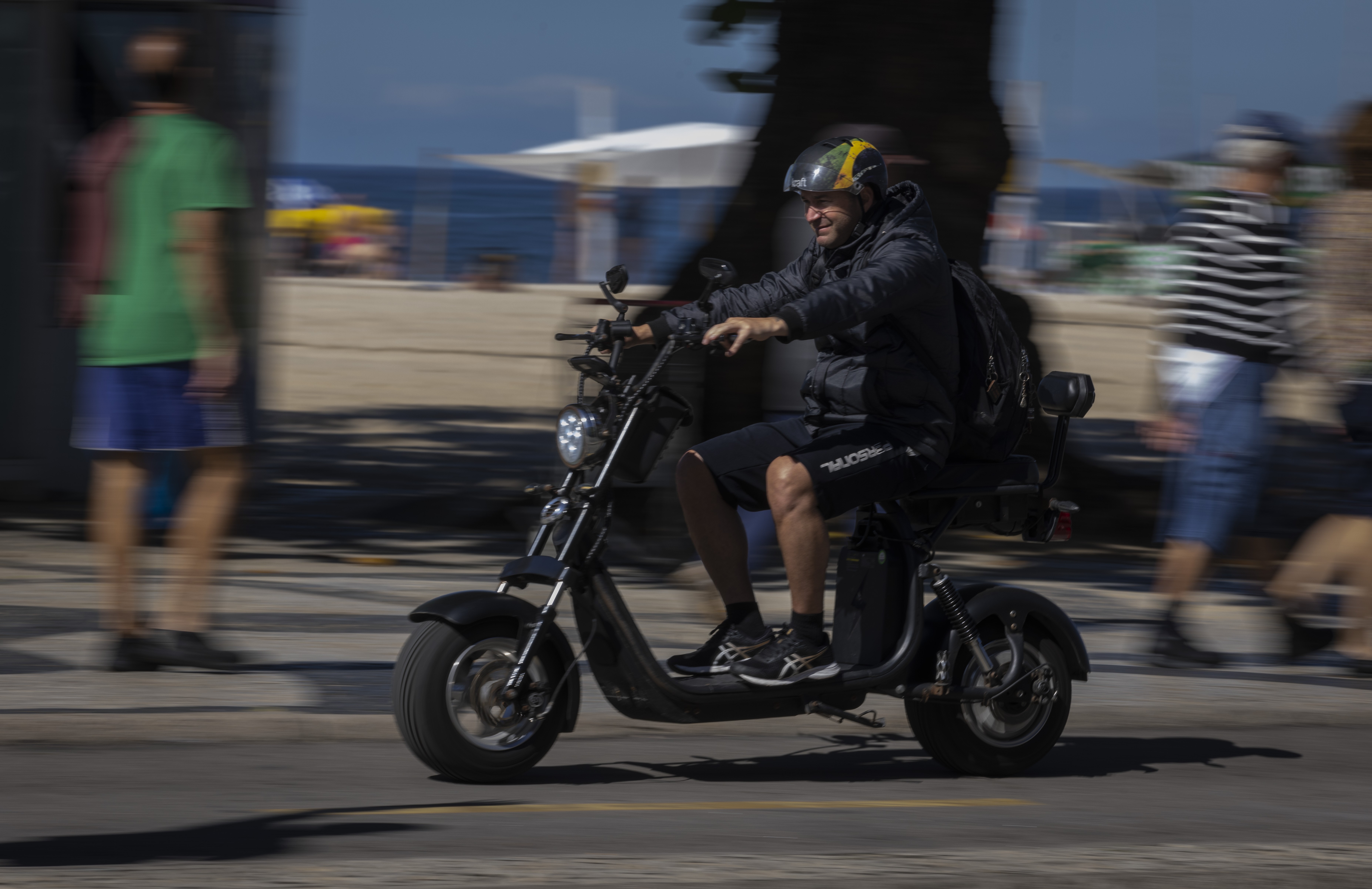 Circulação de veículos elétricos no Rio: prefeitura publica novo decreto com regras mais detalhadas; veja o que está valendo - QTU Questões do Universo