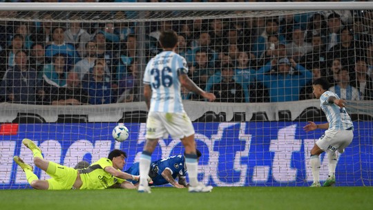 Racing vence Vélez com gol no final, avança à semifinal da Libertadores e enfrentará Estudiantes ou Flamengo