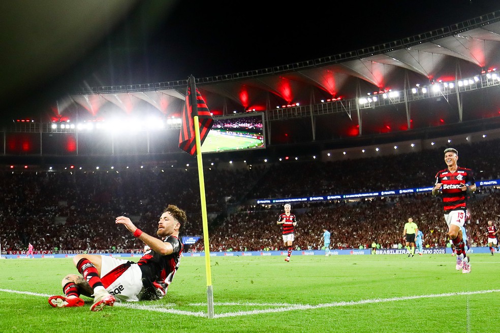 Flamengo easily beats Santos in the Maracanã – Photo: Gilvan de Souza/Flamingo