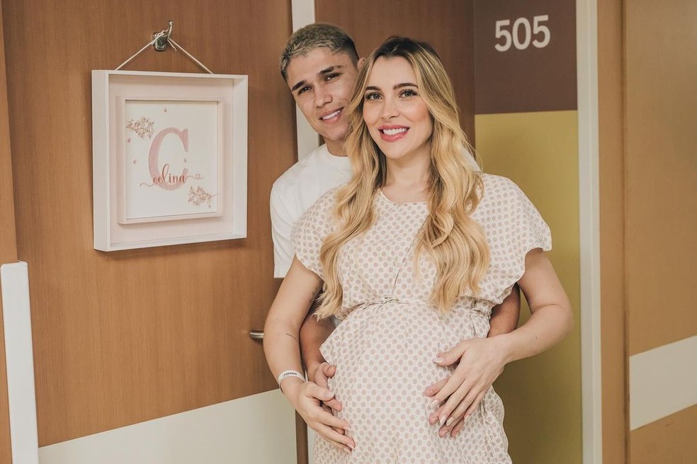 Luiz Araújo e sua esposa grávida — Foto: Reprodução