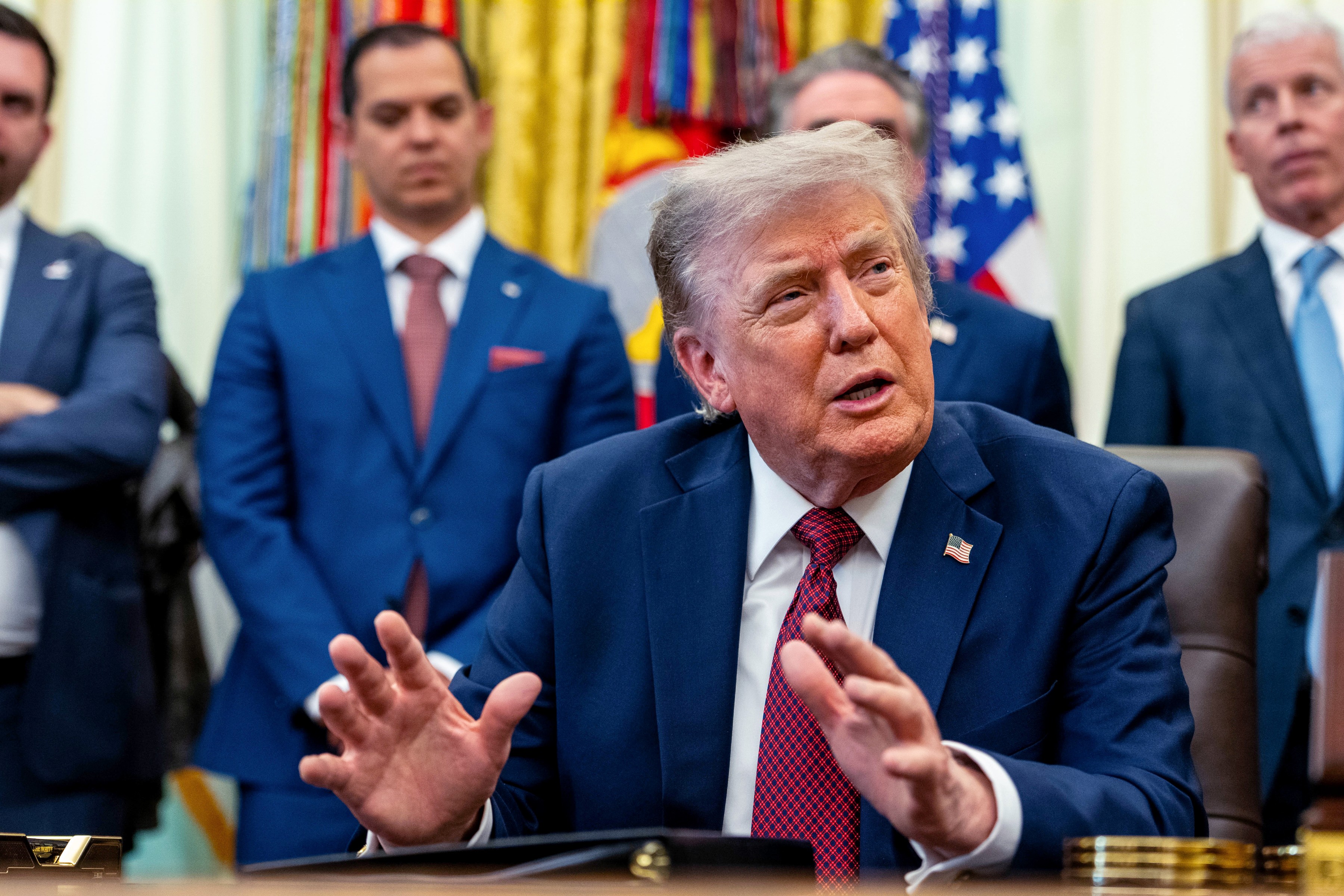 Após cancelar ataques, Trump diz que novas negociações com o Irã começarão nesta segunda