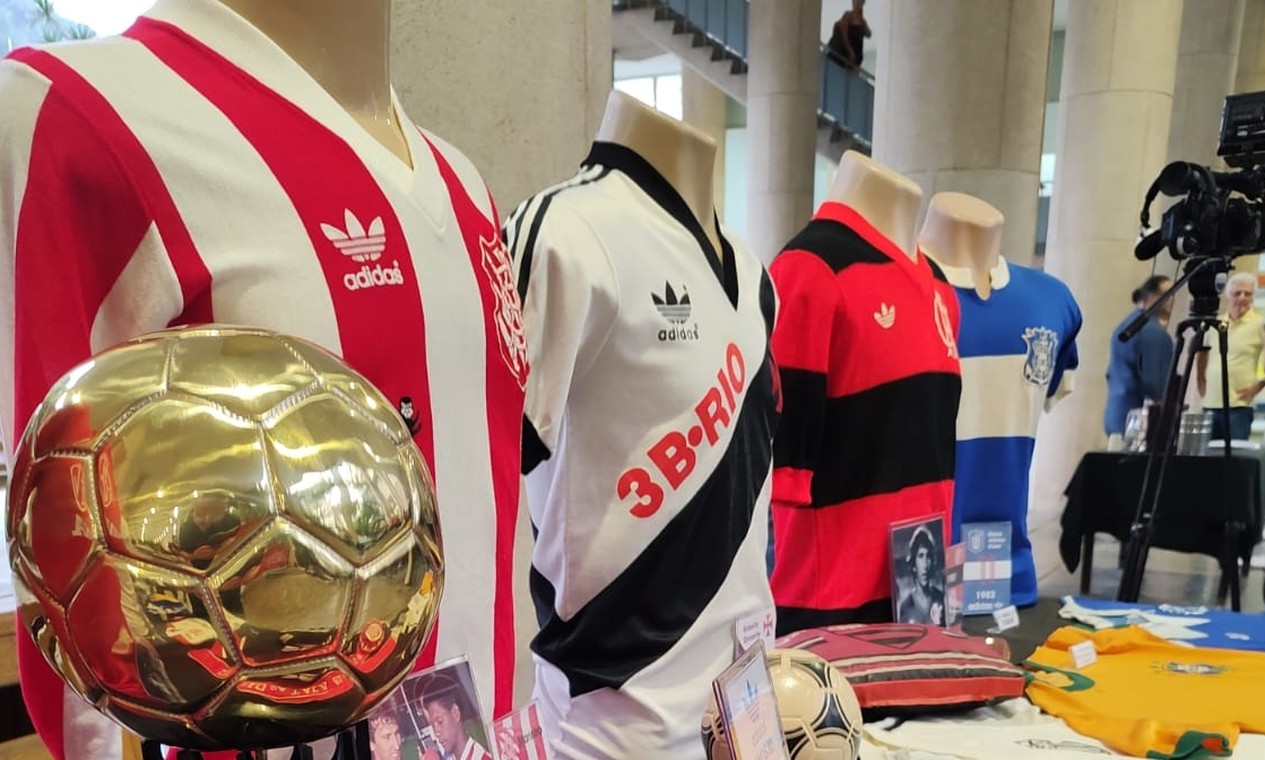 Feira de futebol na Barra terá relíquias à venda e troca de camisas entre colecionadores