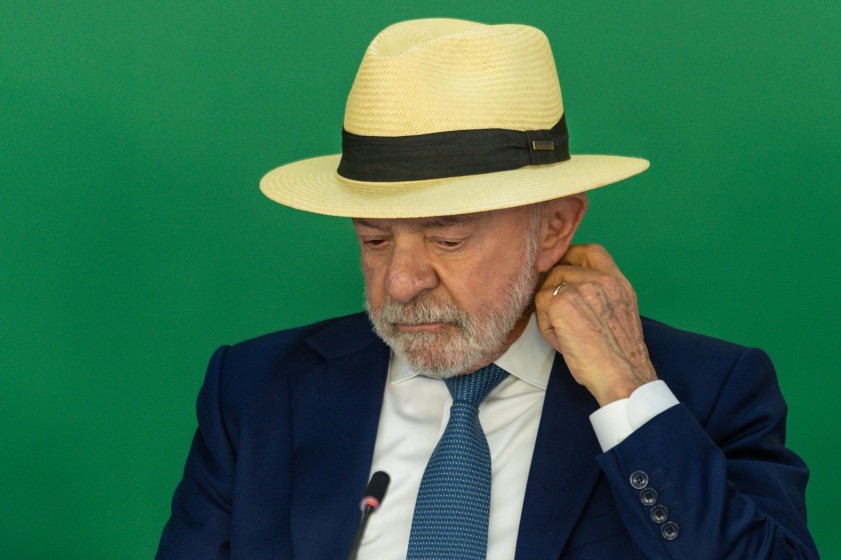 Lula foca em contenção de gastos e desarma pauta-bomba do PT