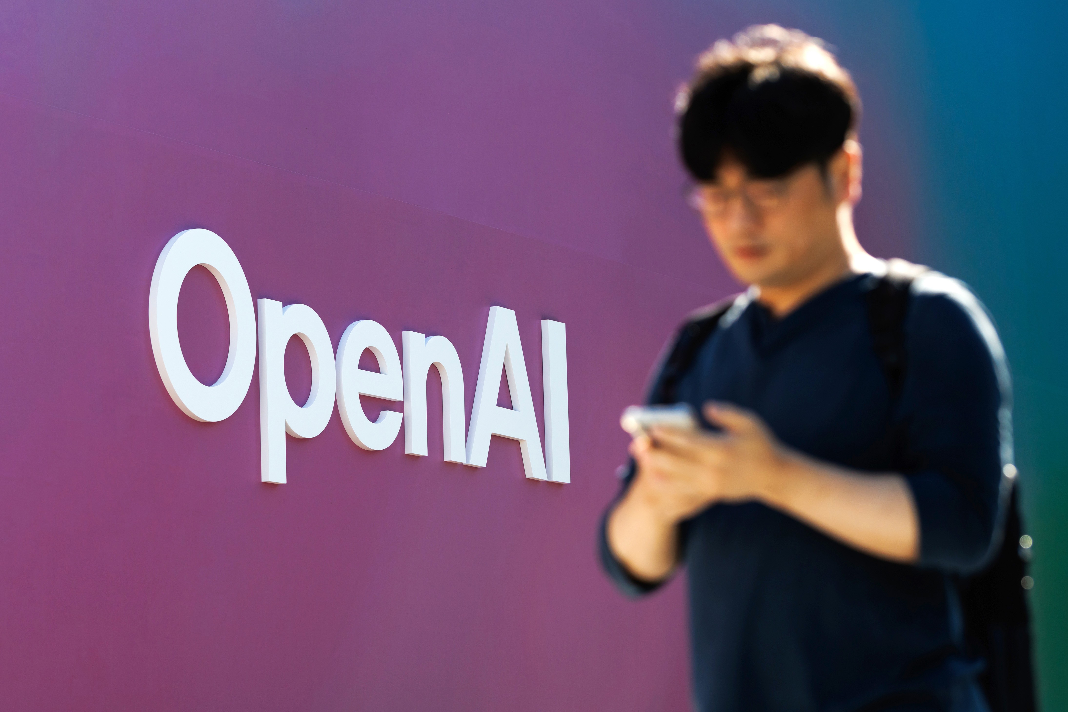 OpenAI protocola pedido confidencial de IPO enquanto rivais 