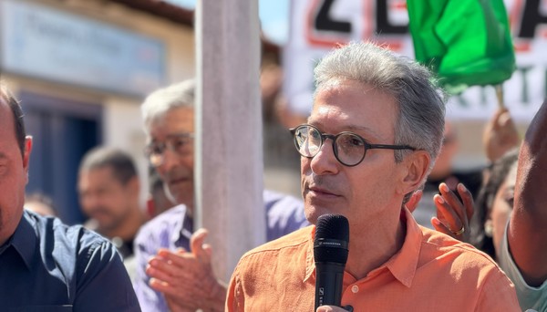 Romeu Zema come&ccedil;a campanha &agrave; Presid&ecirc;ncia com missa e caminhada 