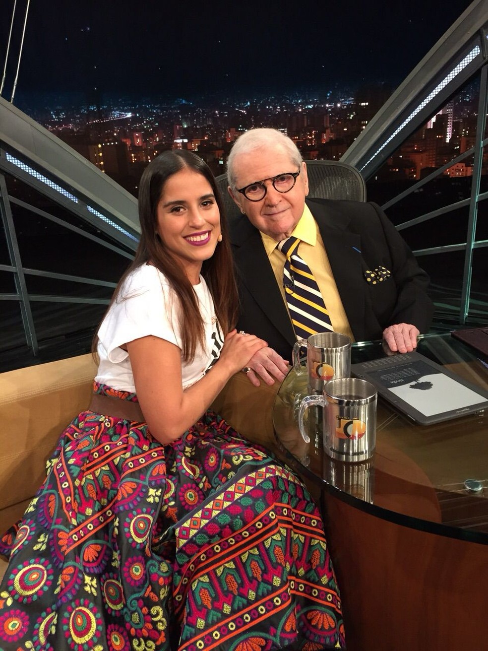Em 'O Livro de Jô', Camilla Camargo, assume o papel de uma cantora de jazz para contar a história de um dos maiores comunicadores do Brasil. — Foto: Divulgação