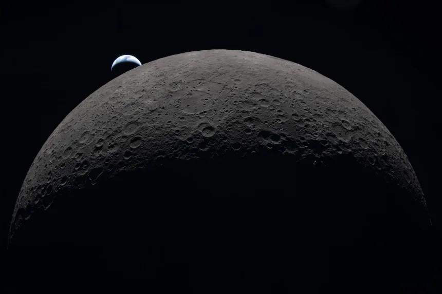 Terra se pôs atrás da Lua — Foto: Divulgação / Nasa
