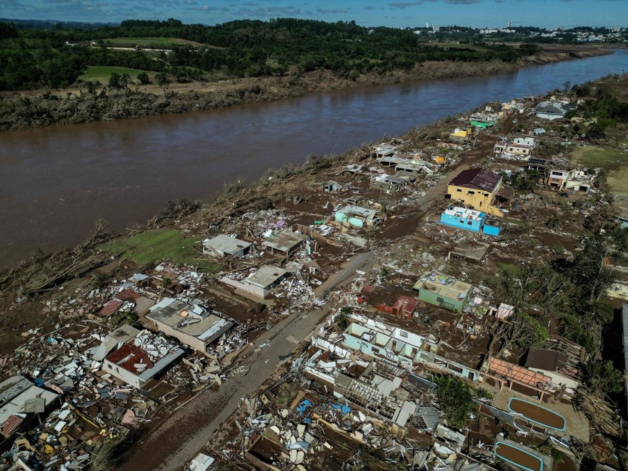 A cidade de Cruzeiro do Sul (RS) destruída pelas chuvas