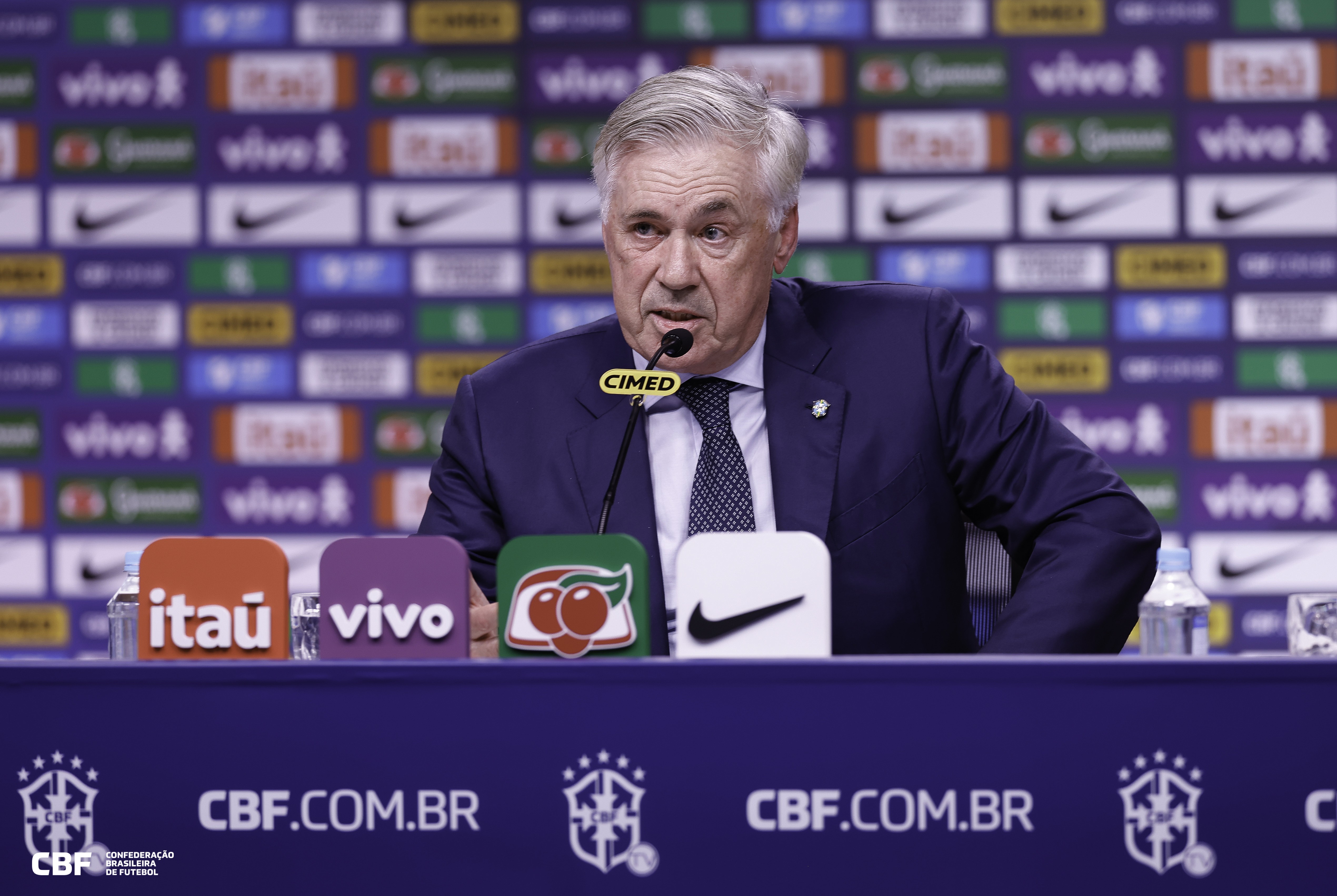 Ancelotti diz que mudanças em convocação são para 'conhecer novos jogadores'; saiba quem ficou fora, mas segue no radar