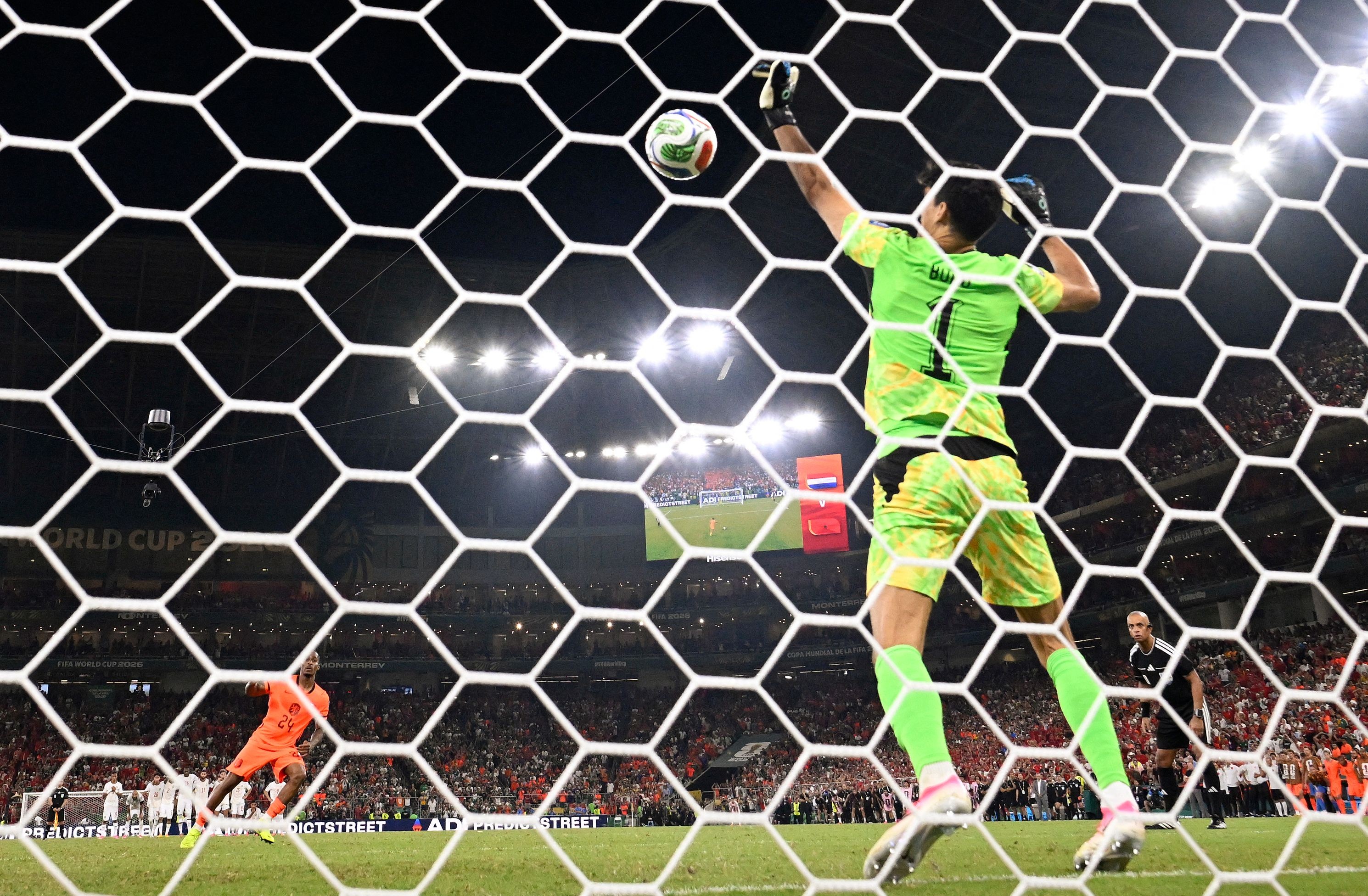 Holanda volta a ser eliminada nos pênaltis em Copa do Mundo; relembre quedas anteriores
