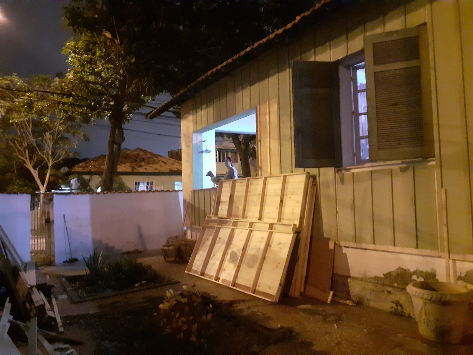 Casa Marechal Hermes was covered in wood for a film "Lully" with Larisa Manoela — Photo: Personal collection