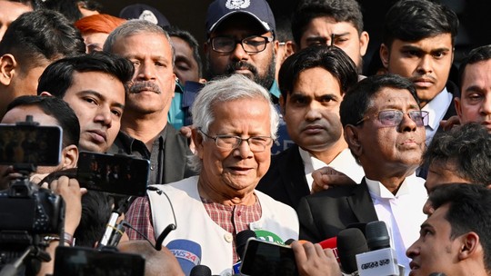 Prêmio Nobel da Paz Muhammad Yunus é condenado à prisão em Bangladesh