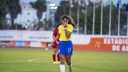 Esperança para Copa no Brasil em 2027, Giovanna Waksman comemora fim de temporada com 83 gols em 21 jogos