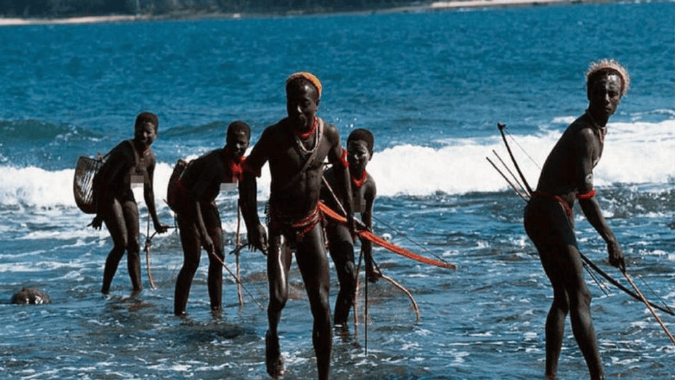Localizada no Oceano Índico, a Ilha Sentinela do Norte é lar da tribo Sentinelese, um dos povos mais isolados do mundo. — Foto: Reprodução