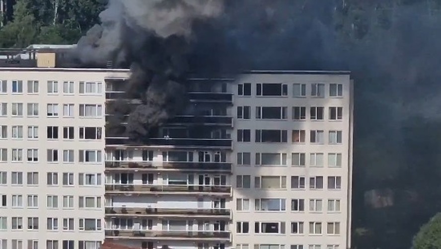 Incêndio em prédio residencial deixa mortos e feridos em Antuérpia, na Bélgica