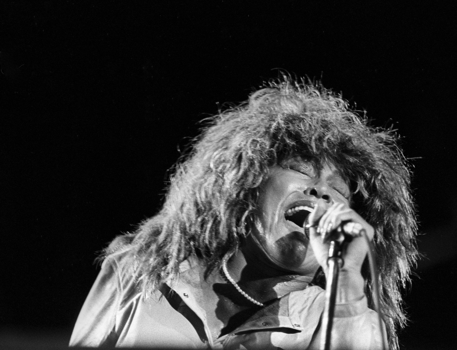 Tina Turner em show no Pacaembu, em São Paulo, em 1988 — Foto: Olívio Lamas / Agência O Globo
