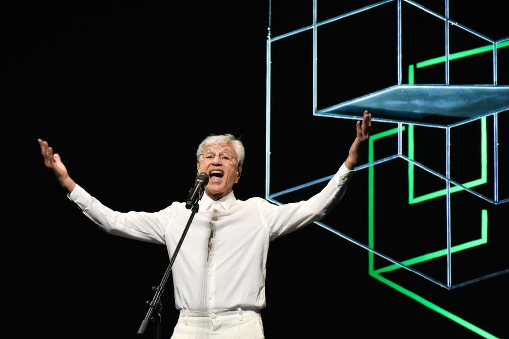 Justiça anula decisão e dá vitória a Caetano Veloso em disputa com a Osklen