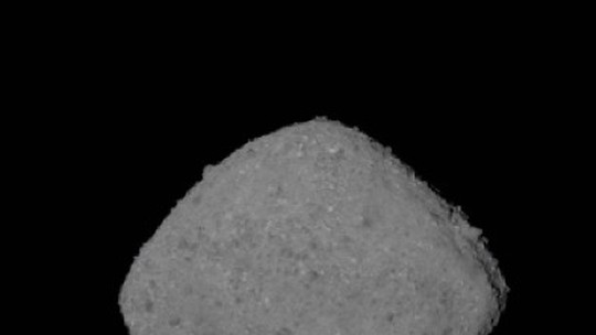 Espaçonave da Nasa retorna à Terra com primeiras amostras de asteroides da agência