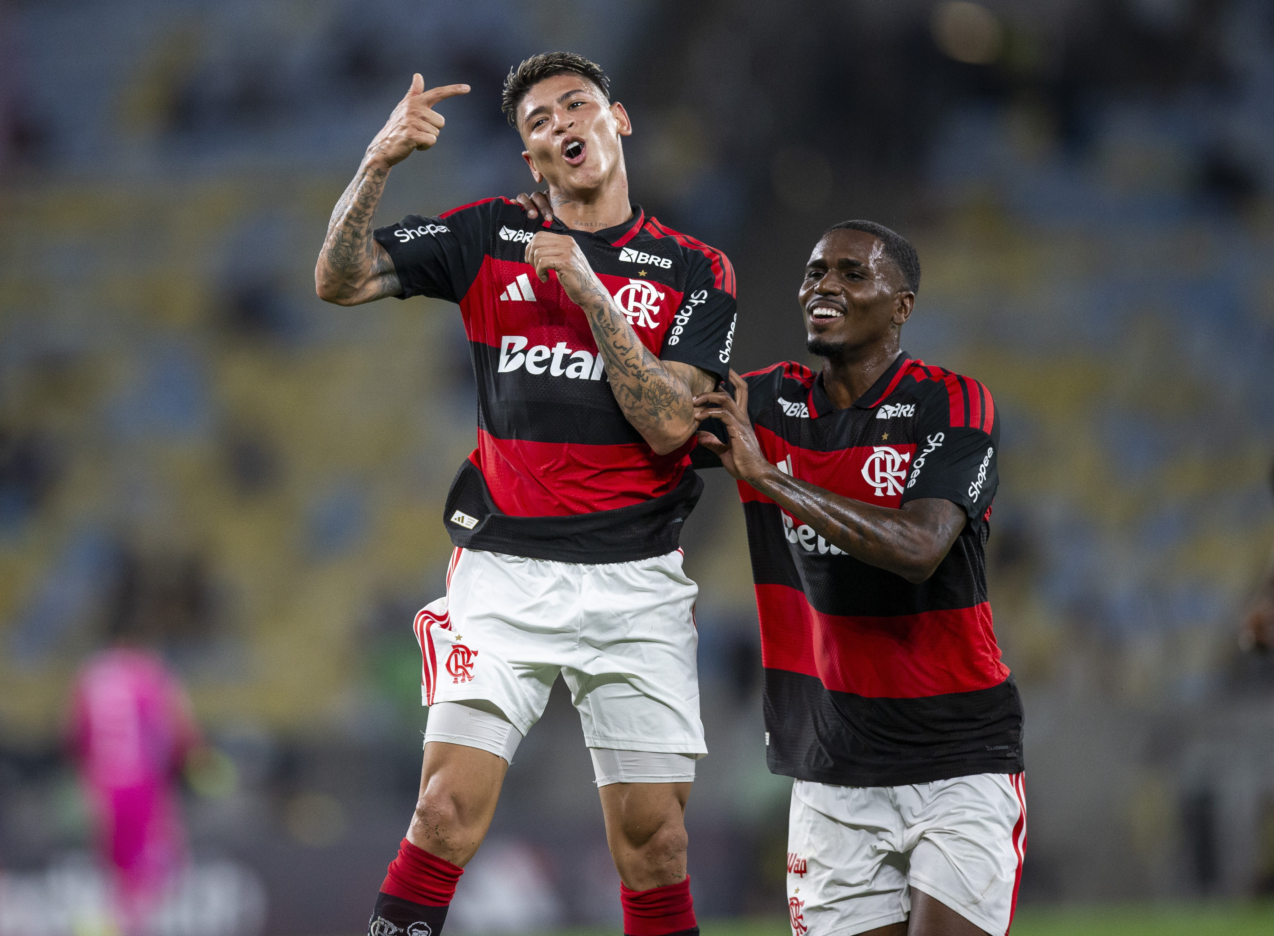 Versátil, Carrascal prova seu valor em momento que a concorrência interna pode crescer