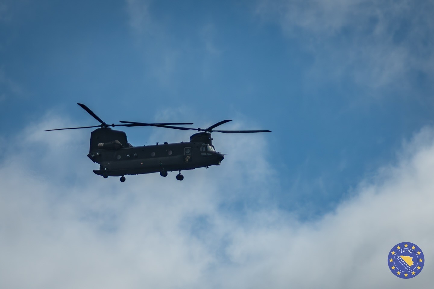Helicóptero militar italiano cai na Bósnia; agência aponta três mortes