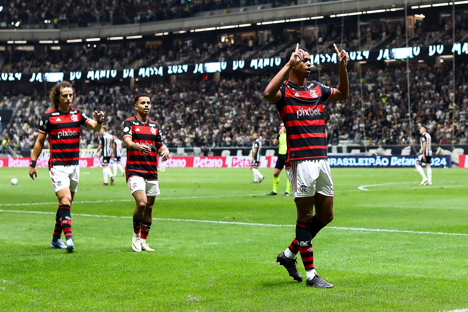 Resta agora ao rubro-negro a final da Copa do Brasil, na qual o time enfrenta o Atlético-MG, clube que goleou fora de casa no primeiro turno do Campeonato Brasileiro, mesmo com desfalques — Foto: Gilvan de Souza/Flamengo