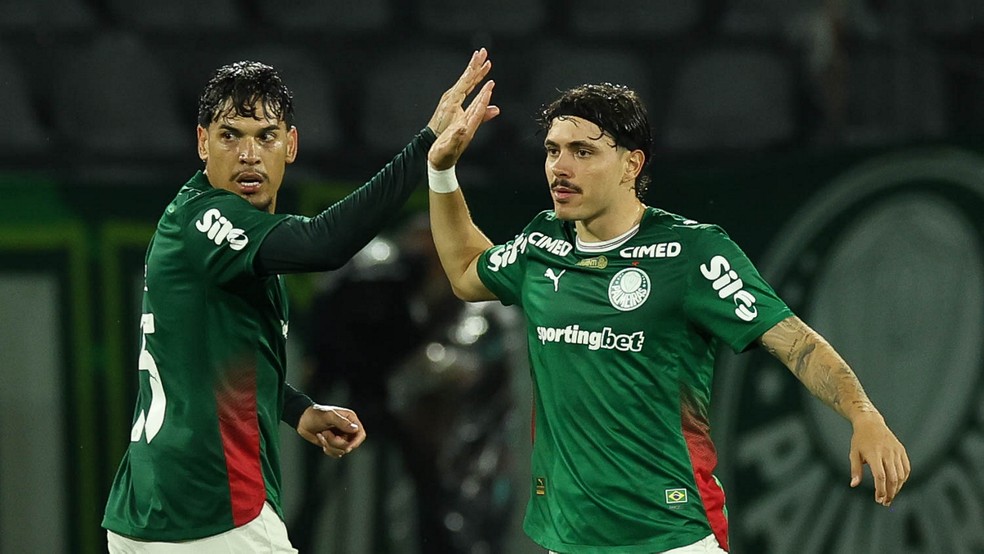 Gustavo Gómez e Maurício, do Palmeiras — Foto: Cesar Greco/Palmeiras