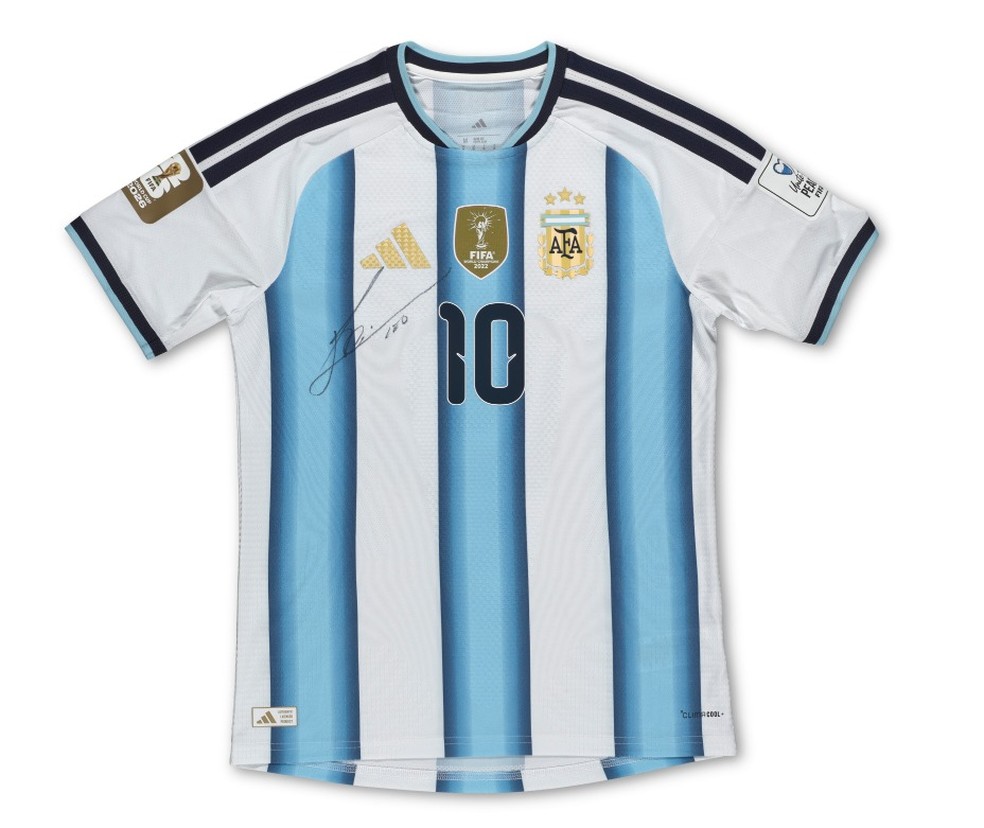 Camisa autografada por Lionel Messi integra acervo da Copa do Mundo 2026 em leilão — Foto: Divulgação