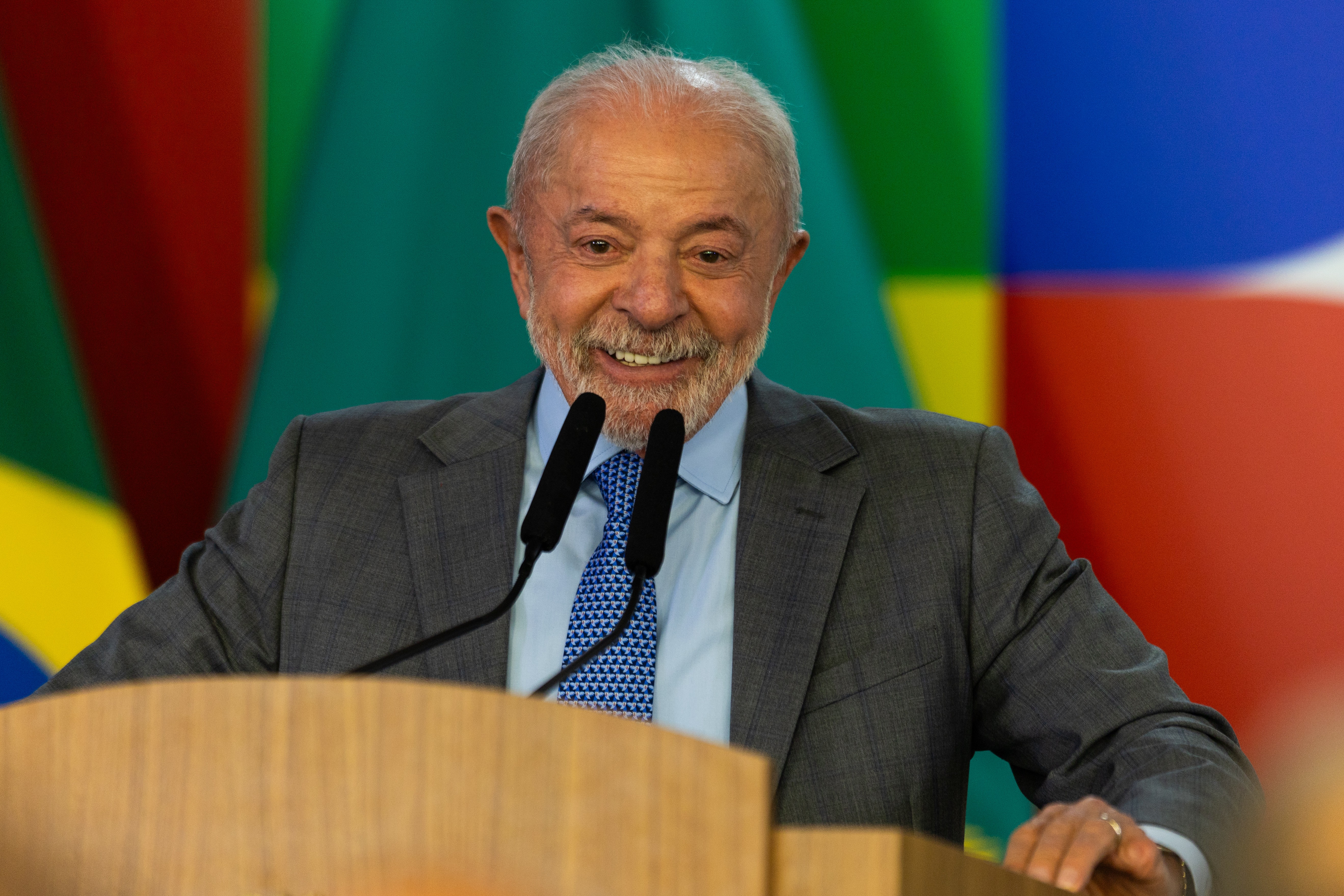 Lula dá palpite sobre estreia do Brasil na Copa: 'Se ganhar 