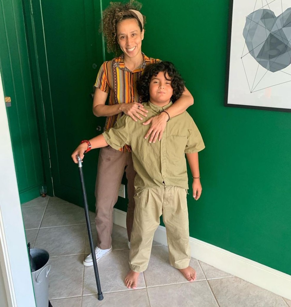 A atriz Thalita Carauta e seu filho, Bento — Foto: Reprodução/Instagram