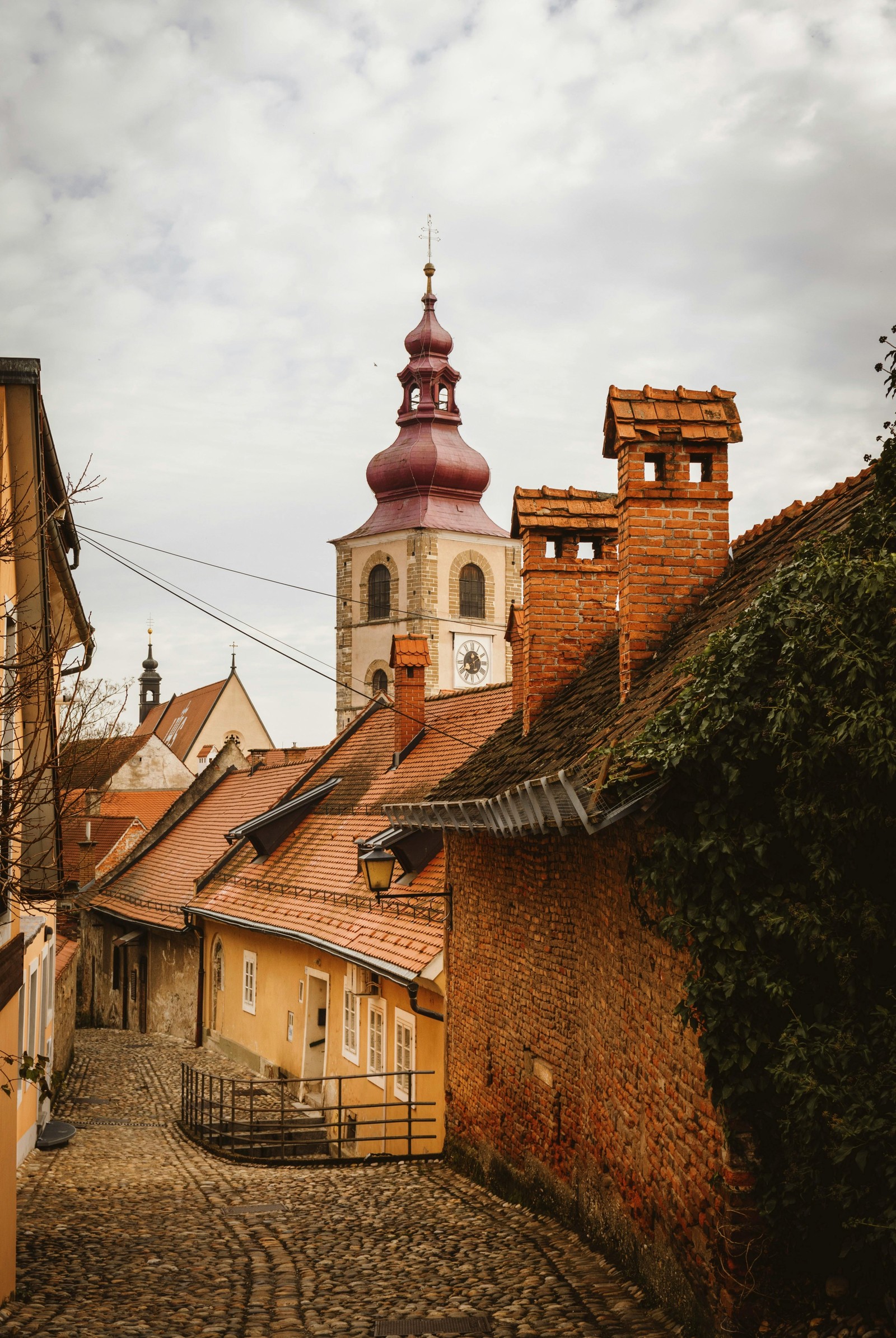 Ptuj, Eslovênia – Cidade milenar com castelo, vinhedos e festivais sazonais; reconhecida pela UNESCO — Foto: Pexels