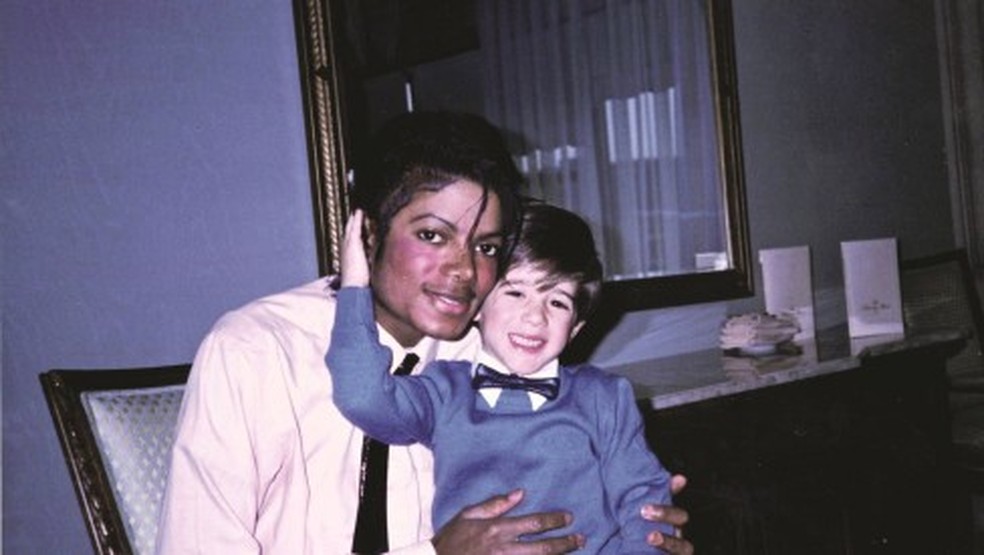 Michael Jackson e Frank Cascio, de “protegido” a assistente pessoal — Foto: Divulgação