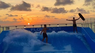 Icon of the Seas tem simulador de surfe — Foto: Reprodução/Instagram