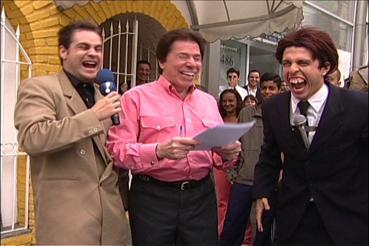 O encontro de Wellington Muniz e Rodrigo Scarpa, humoristas do "Pânico na TV", com o apresentador Silvio Santos — Foto: Divulgação