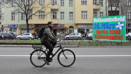 Referendo sobre neutralidade climática em Berlim fracassa por baixo comparecimento