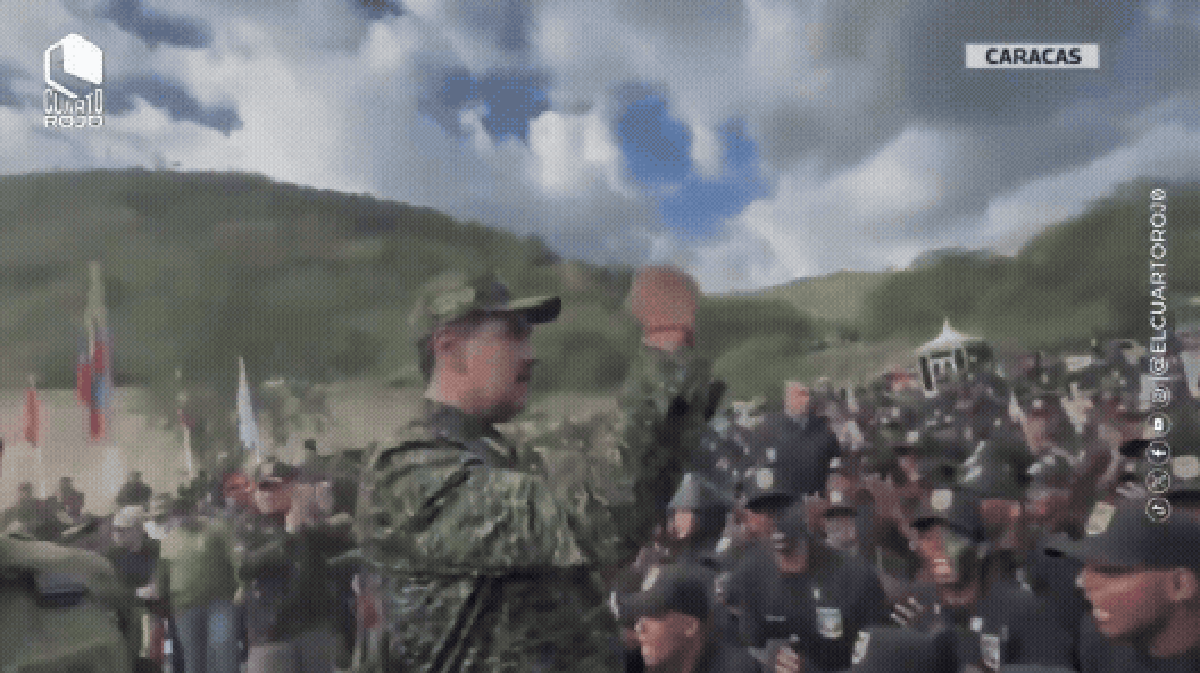 Maduro percorre bases e mobiliza Exército diante de avanço naval dos EUA no Caribe; vídeo