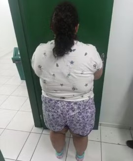 Mulher de 37 anos que fingiu ter 12 já havia praticado o mesmo golpe em outros estados e chegou a ser presa