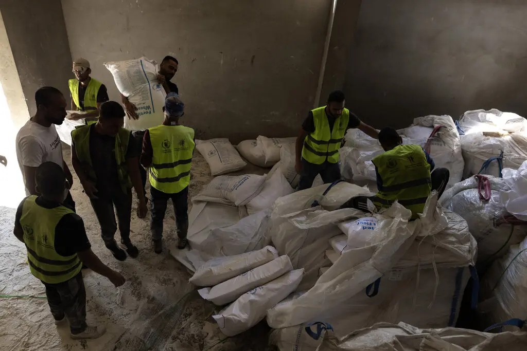 Cortes de financiamento podem levar 13,7 milhões de pessoas à fome extrema, alerta Programa Mundial de Alimentos
