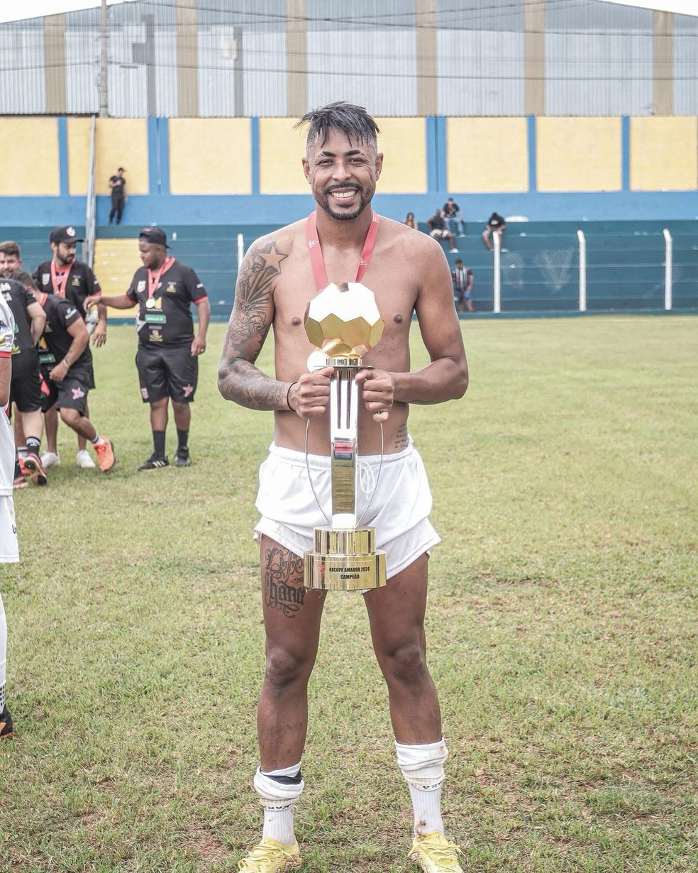 Wander atua no futebol amador de Minas Gerais — Foto: Reprodução