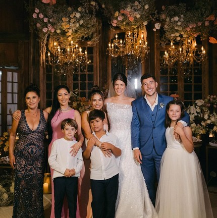 Conheça irmão de Simone e Simaria e veja fotos do casamento luxuoso que ...