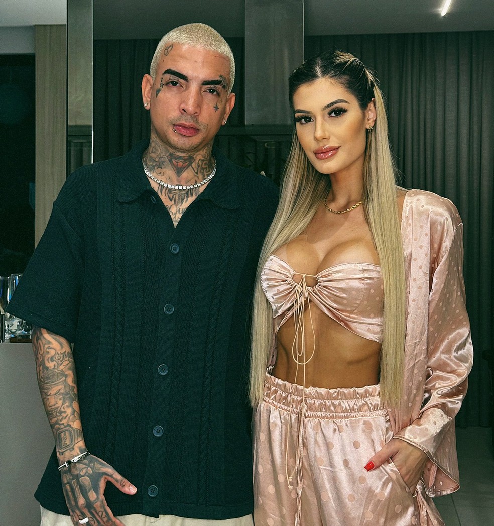 MC Guimê e Fernanda Stroschein assumiram romance em publicação no Instagram — Foto: @mcguime no Instagram