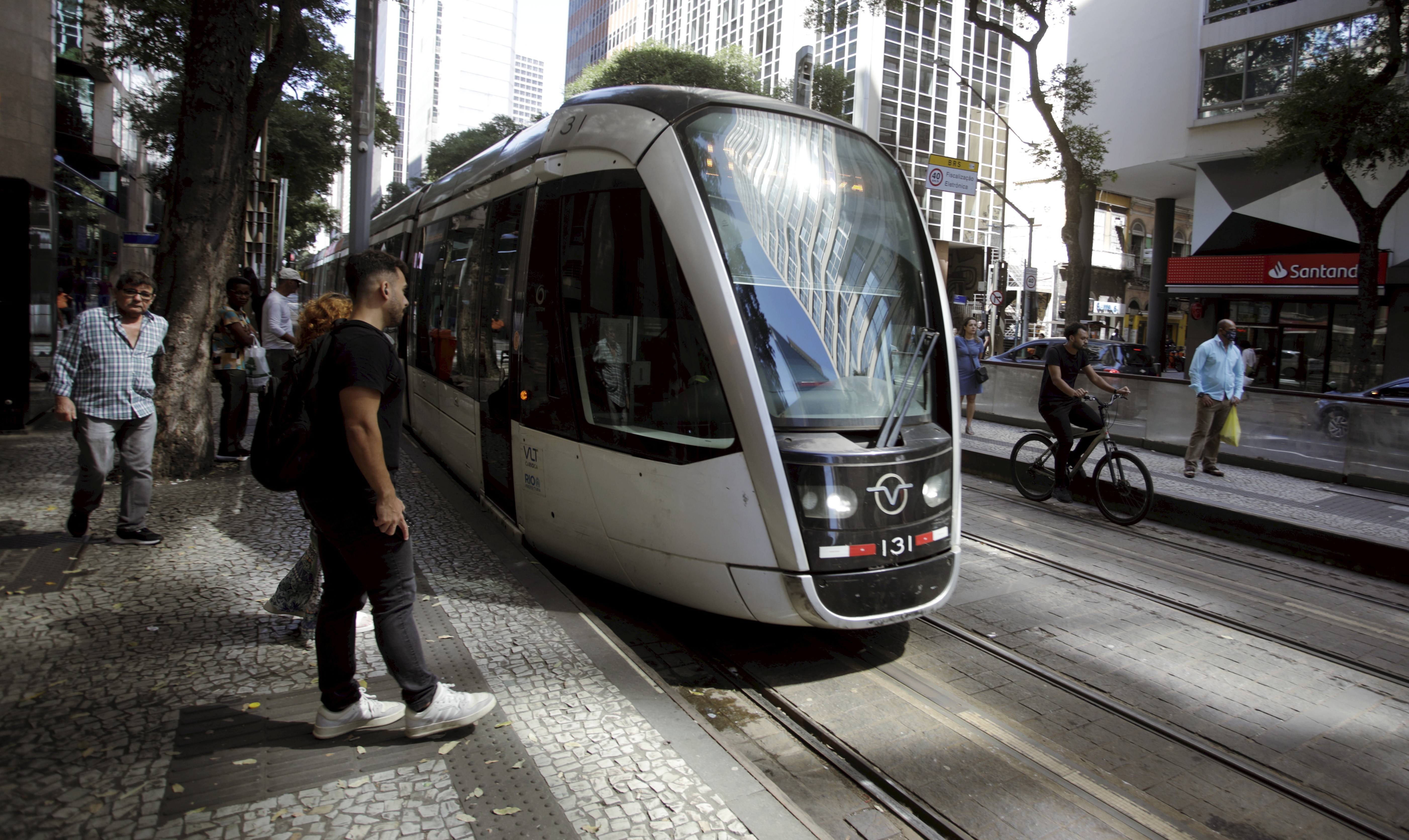 Projeto que transforma corredores do BRT em VLT é aprovado em primeira discussão pela Câmara do Rio