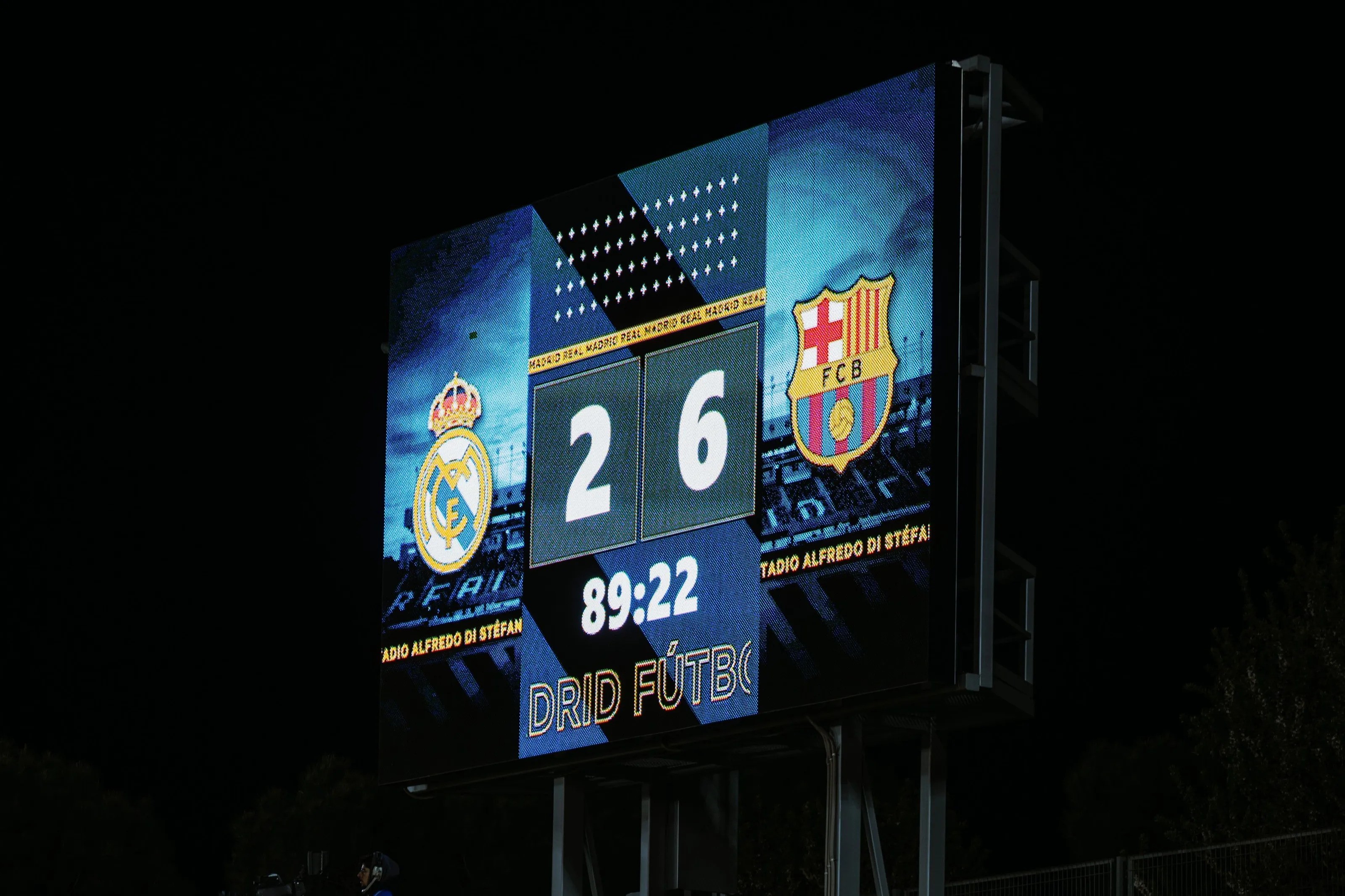 O que está por trás da disparidade entre Barcelona e Real Madrid no futebol feminino