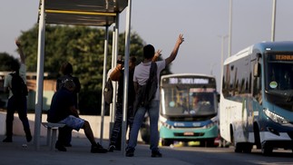 Rota da Avenida Brasil: bairros que cortam a via tiveram explosão de roubos a coletivo no ano passado — Foto: Marcelo Theobald / Agência O Globo