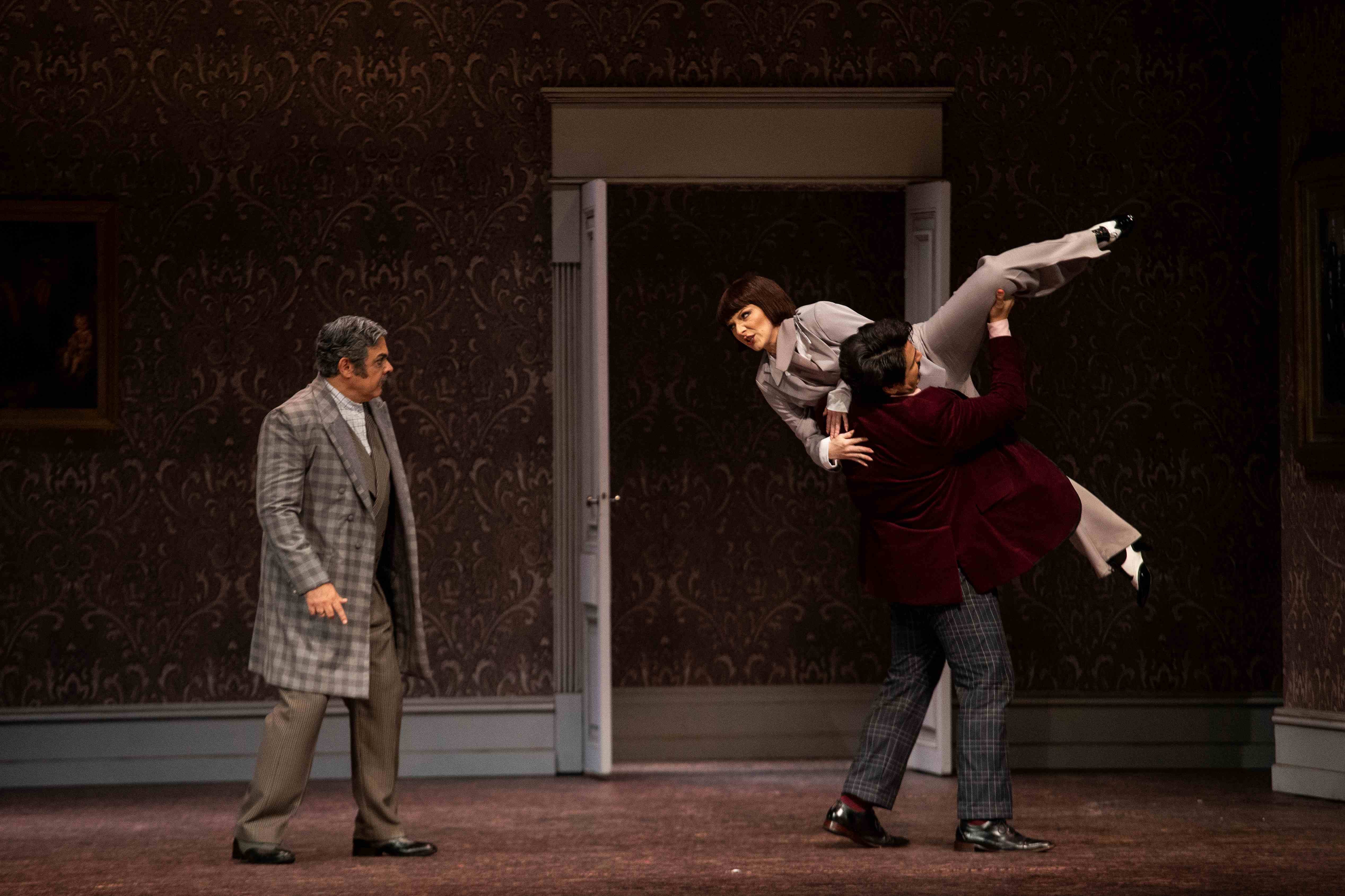 Ópera 'Don Pasquale' Brilha em São Paulo com Elenco Vibrante