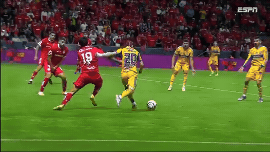 Jogador que trocou nacionalidade rompe ligamento do joelho e está fora da Copa do Mundo; vídeo