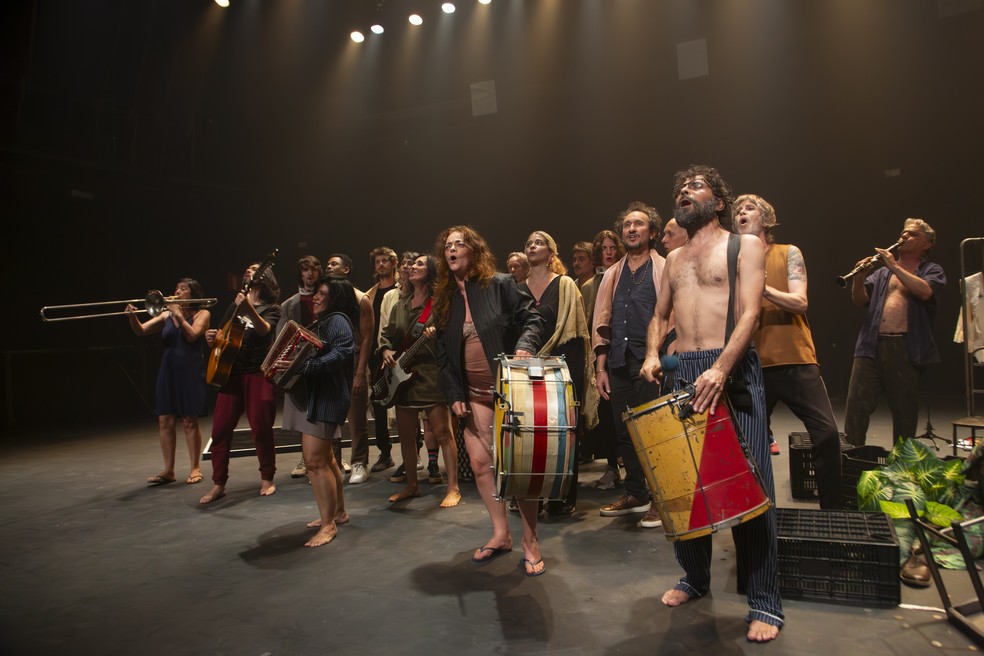 Grupo Galpão encena espetáculo baseado em'Ensaio sobre a cegueira', de José Saramago — Foto: Guto Muniz/Divulgação