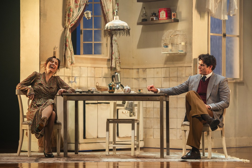 Maria Casadevall e Reynaldo Gianecchini em cena da peça "Um dia muito especial" — Foto: Divulgação/Priscila Prade