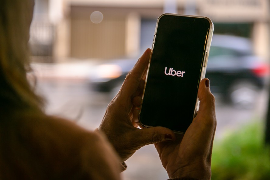 Uber apresenta integração do App com 190 em feira de segurança, no Rio
